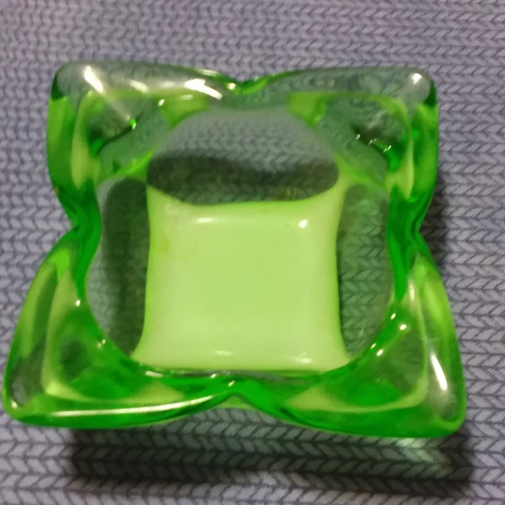 Vintage MCM cased green art glass dish - Picture 1 of 4